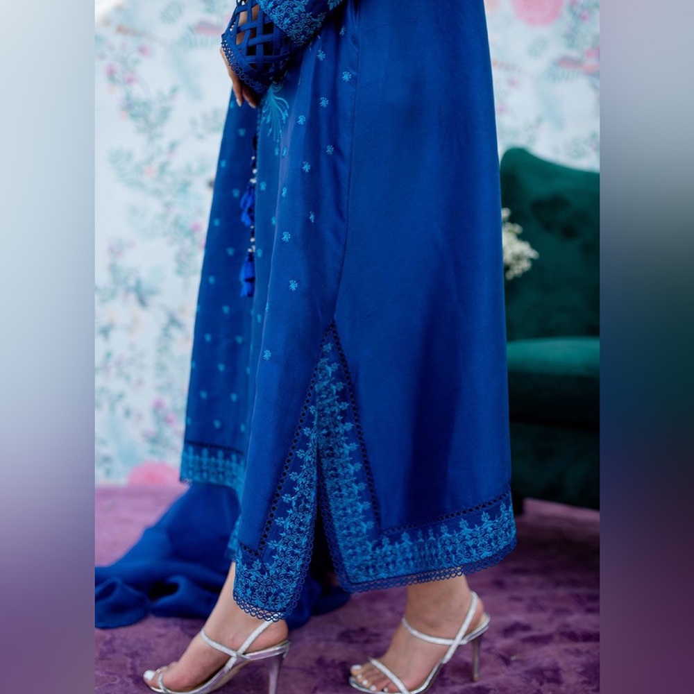 Farah Talib Aziz - small - Picture 4 of 16